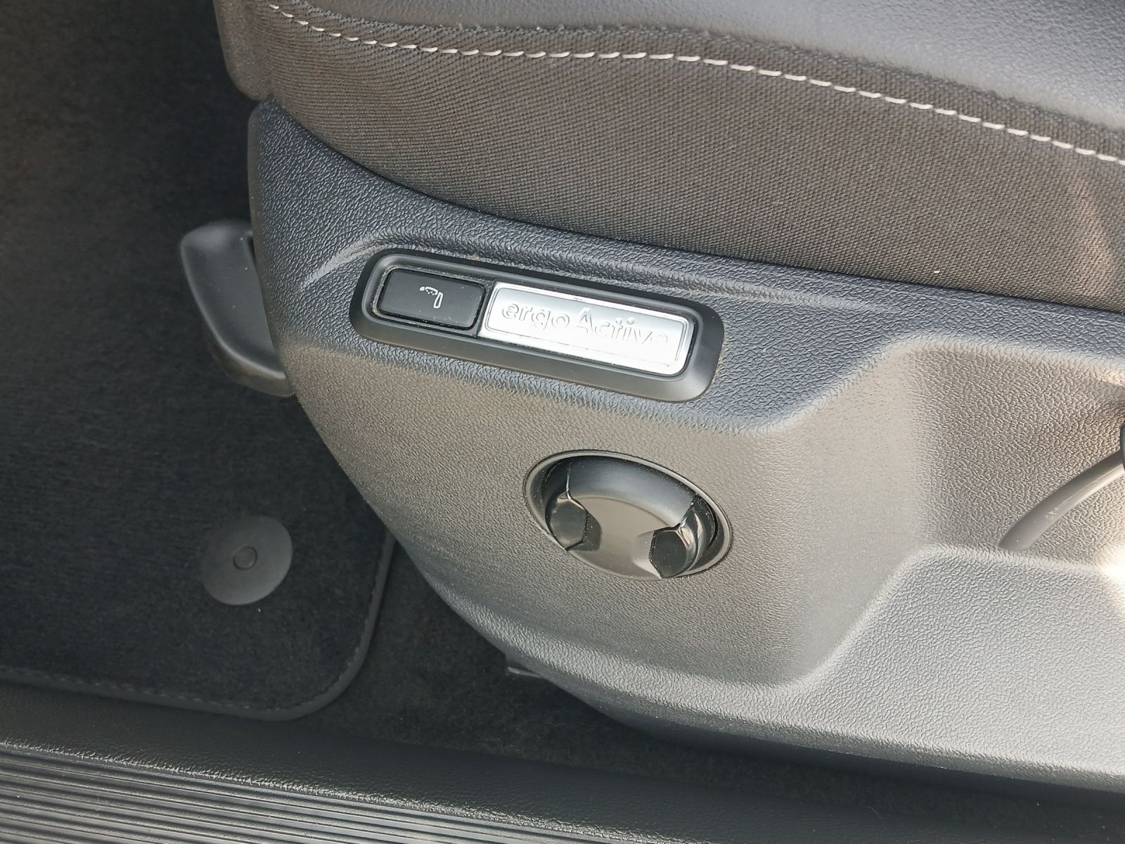 Volkswagen T-Roc TDI Style - Samsaru's Car Outlet