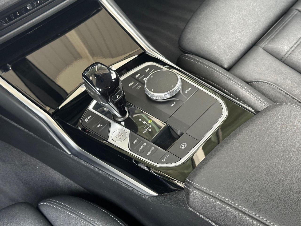 BMW 320d T. Sport - Samsaru's Car Outlet