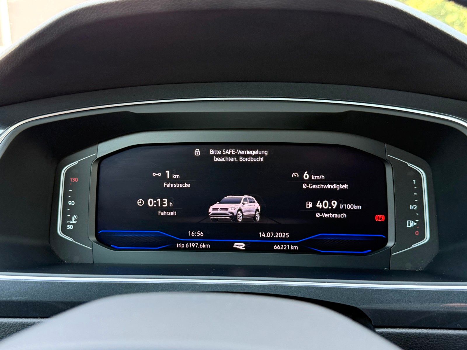 Volkswagen Tiguan R 2.0 TSI DSG 4MOTION AHK Matrix DCC