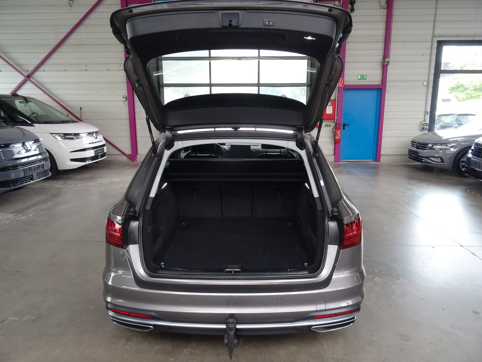 Audi A4 40 2.0 TDI Advan. - Samsaru's Car Outlet