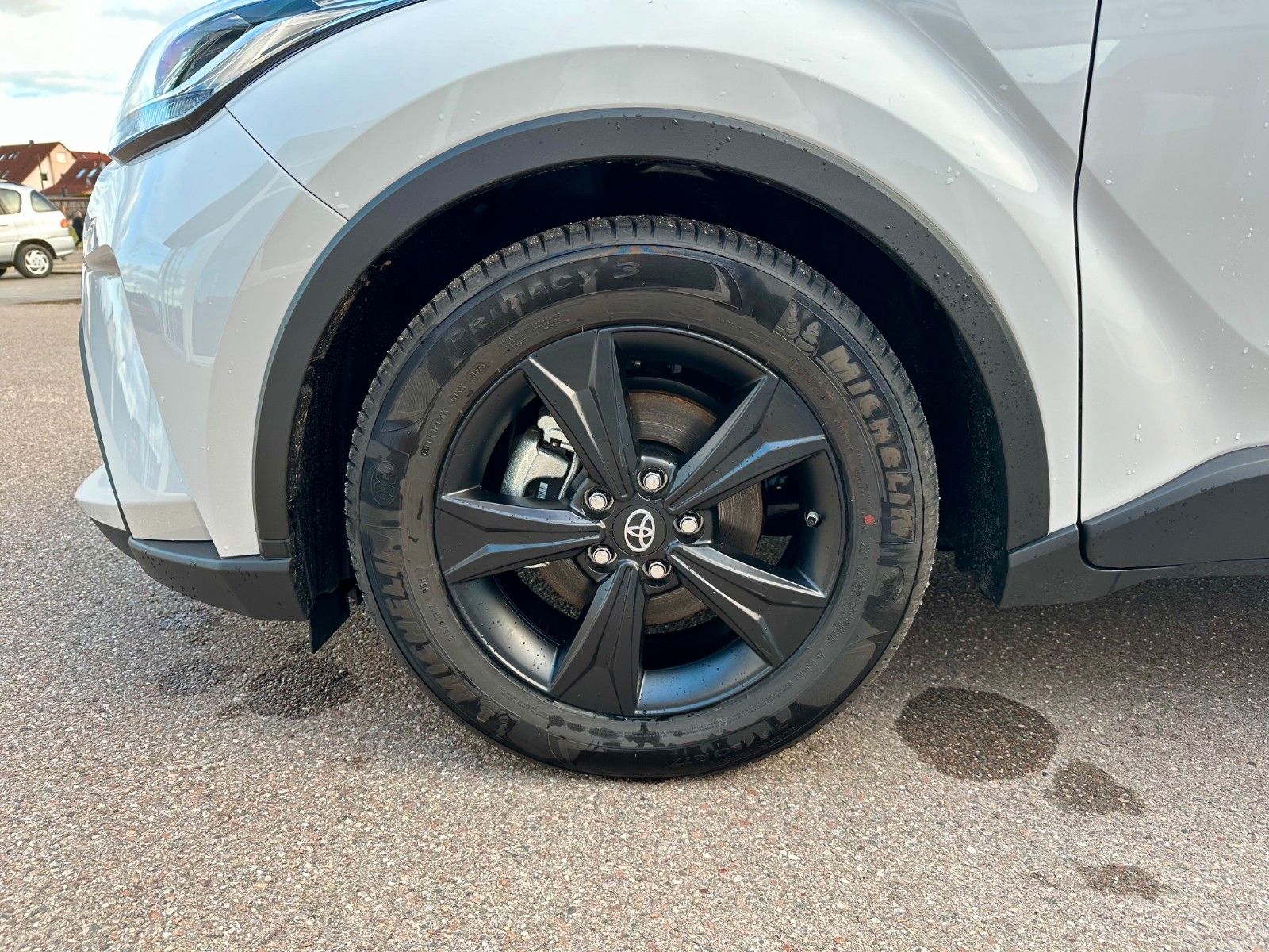 Toyota C-HR Flow 1.8-l-VVTi Hybrid - Samsaru's Car Outlet