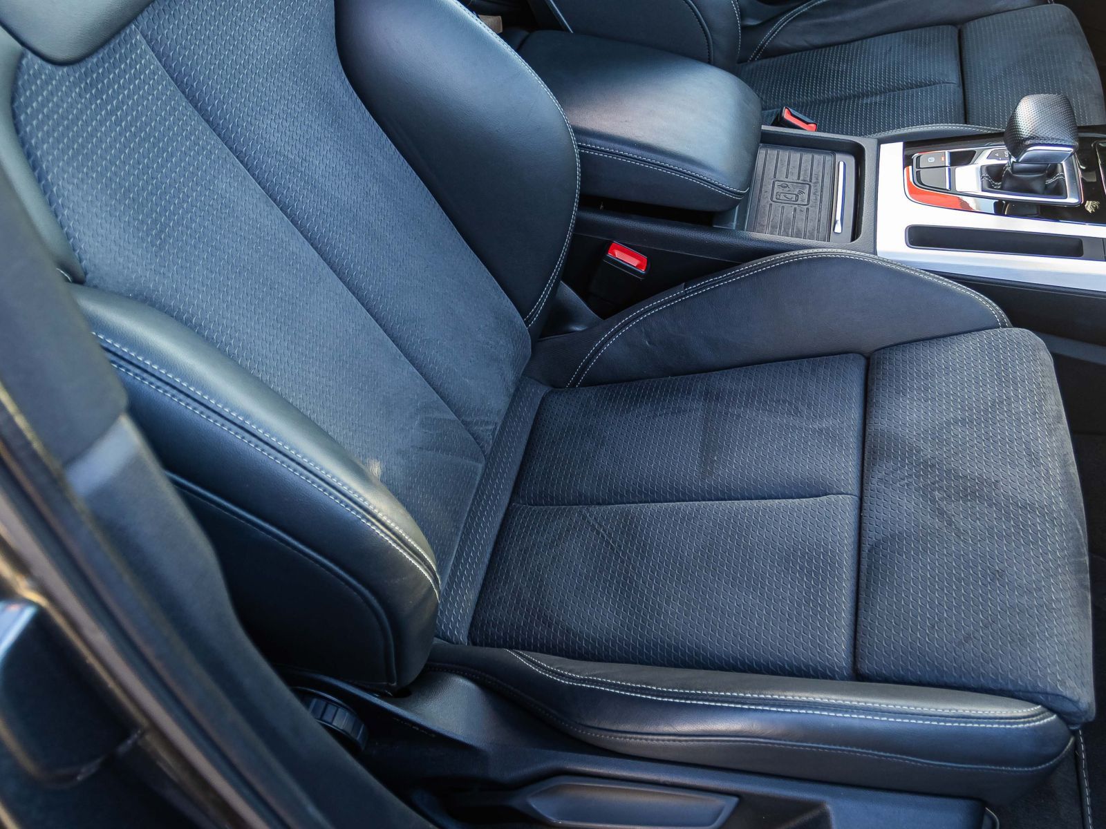 Audi Q5 S line 55TFSIe qu Navi Matrix Standklima ACC