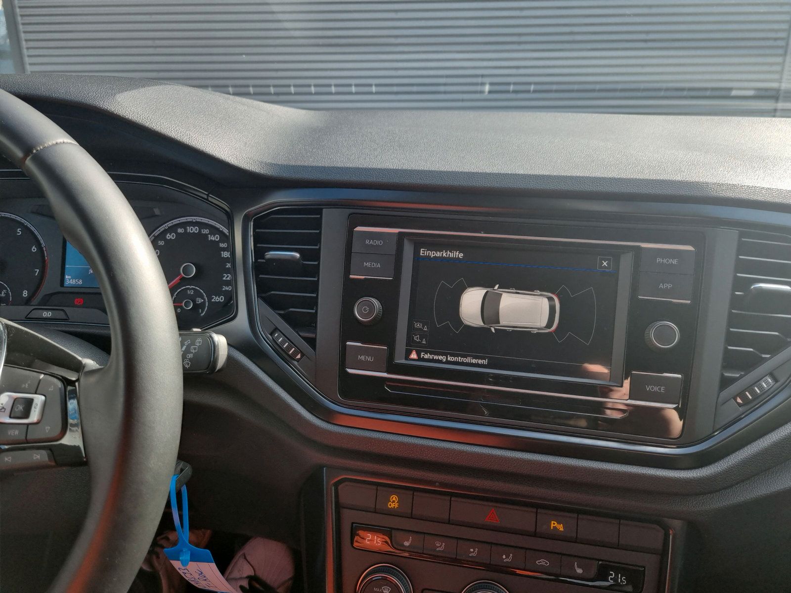 Volkswagen T-Roc 1.0 TSI - Samsaru's Car Outlet