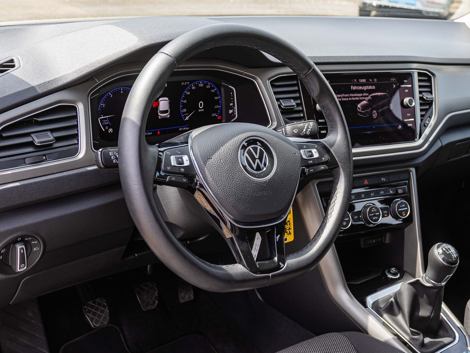 Volkswagen T-Roc 1.0 TSI Style - Samsaru's Car Outlet