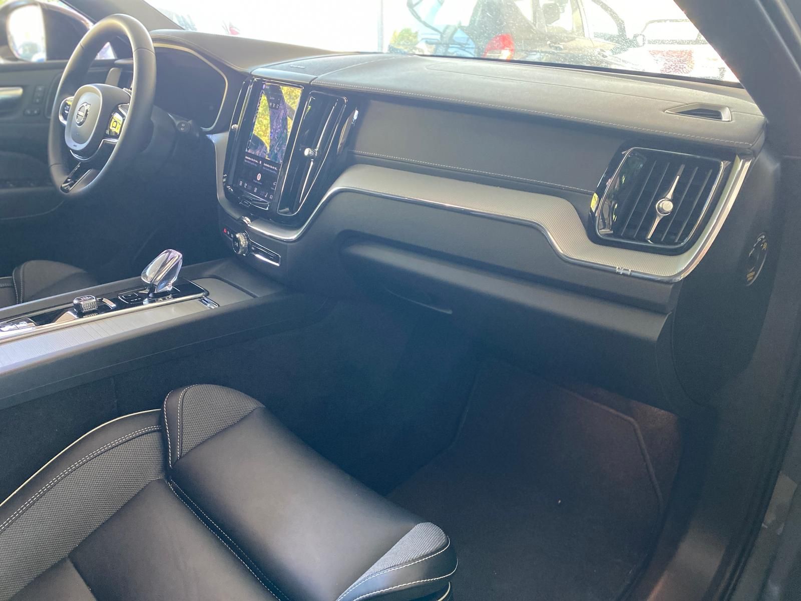 Volvo XC60 T8 Plug-In Hybrid AWD Ultimate Dark