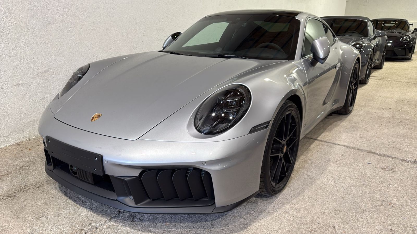 Porsche 911 Carrera GTS Coupé - Samsaru's Car Outlet