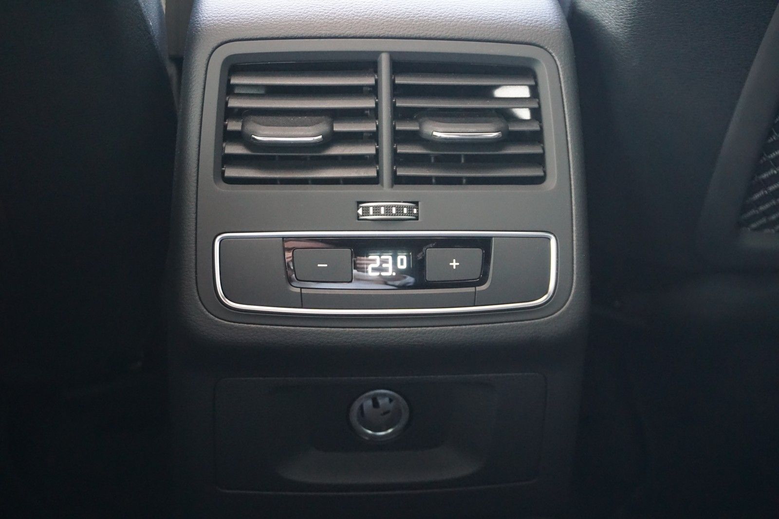 Audi A4 Avant 40 TDi S tronic S line - Samsaru's Car Outlet