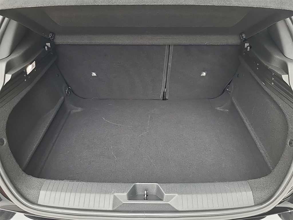 Opel Astra L 1.2 Business Edition - Samsaru's Car Outlet