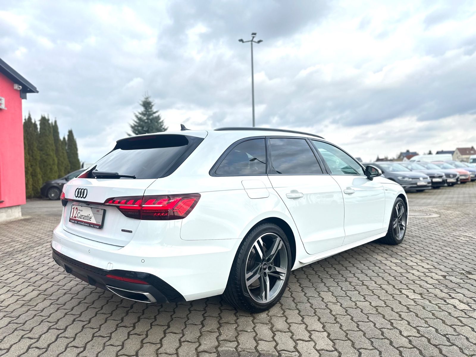 Audi A4 Avant 40 TFSI quattro S line - Samsaru's Car Outlet