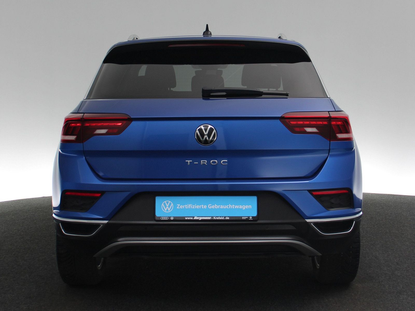 Volkswagen T-Roc 1.5 TSI Sport - Samsaru's Car Outlet