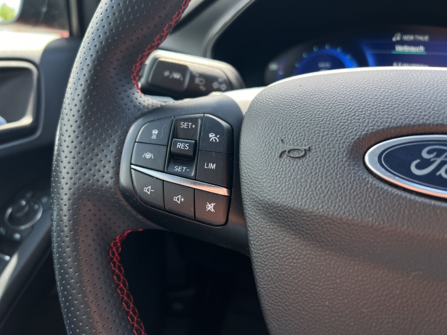 Ford Focus 1,0 EcoBoost Hyb. 114kW ST-Line X Turnier