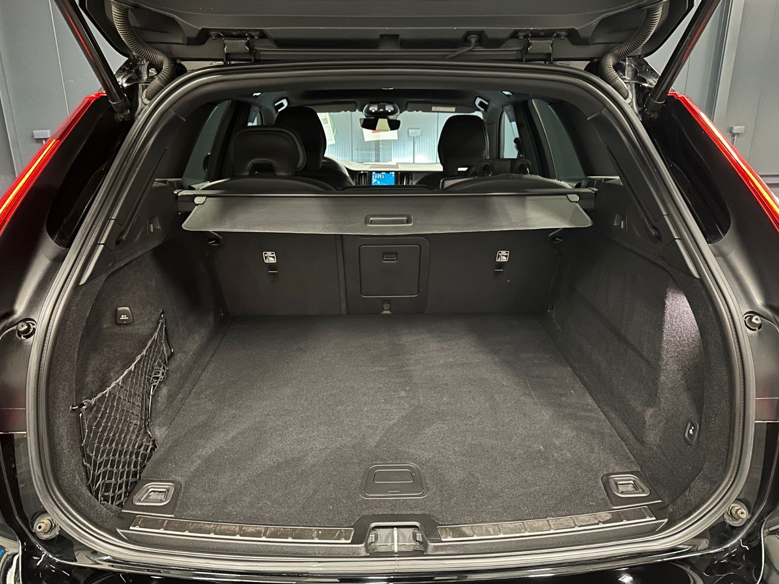 Volvo XC60 R-Design AWD *19Zoll*AHK*360°*Harman/Kardon