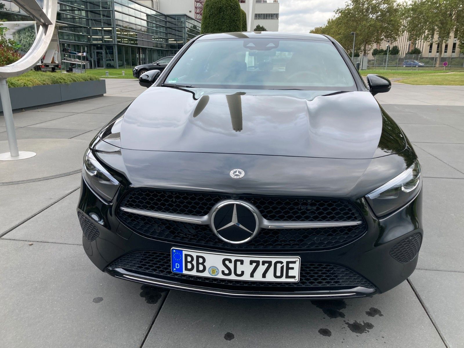 Mercedes-Benz A 250 e - Samsaru's Car Outlet