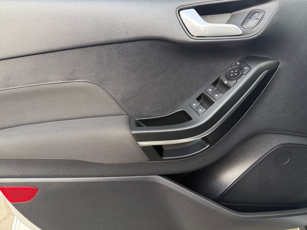 Ford Fiesta 1.0 EcoBoost Hybrid S&S Aut. ACTIVE" → "Ford Fiesta 1.0 EcoBoost Hybrid ACTIVE - Samsaru's Car Outlet