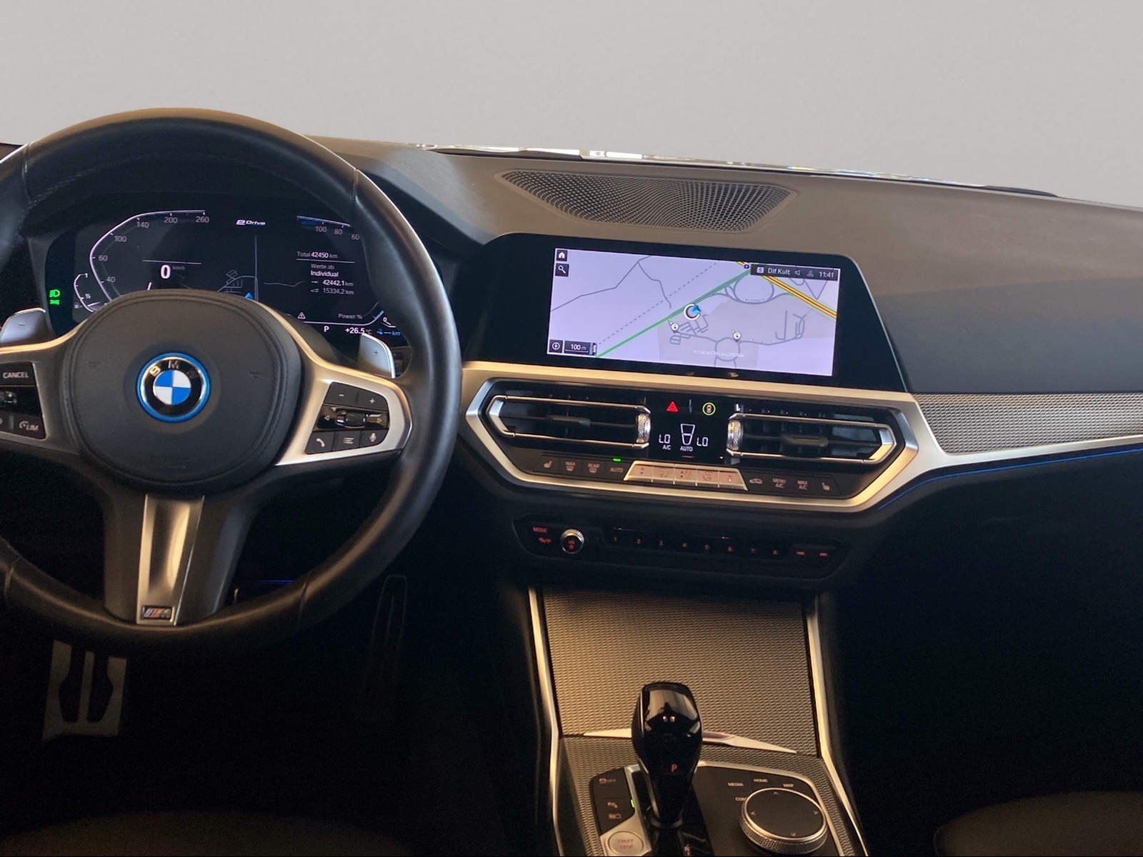 BMW 330e Touring M Sport - Samsaru's Car Outlet