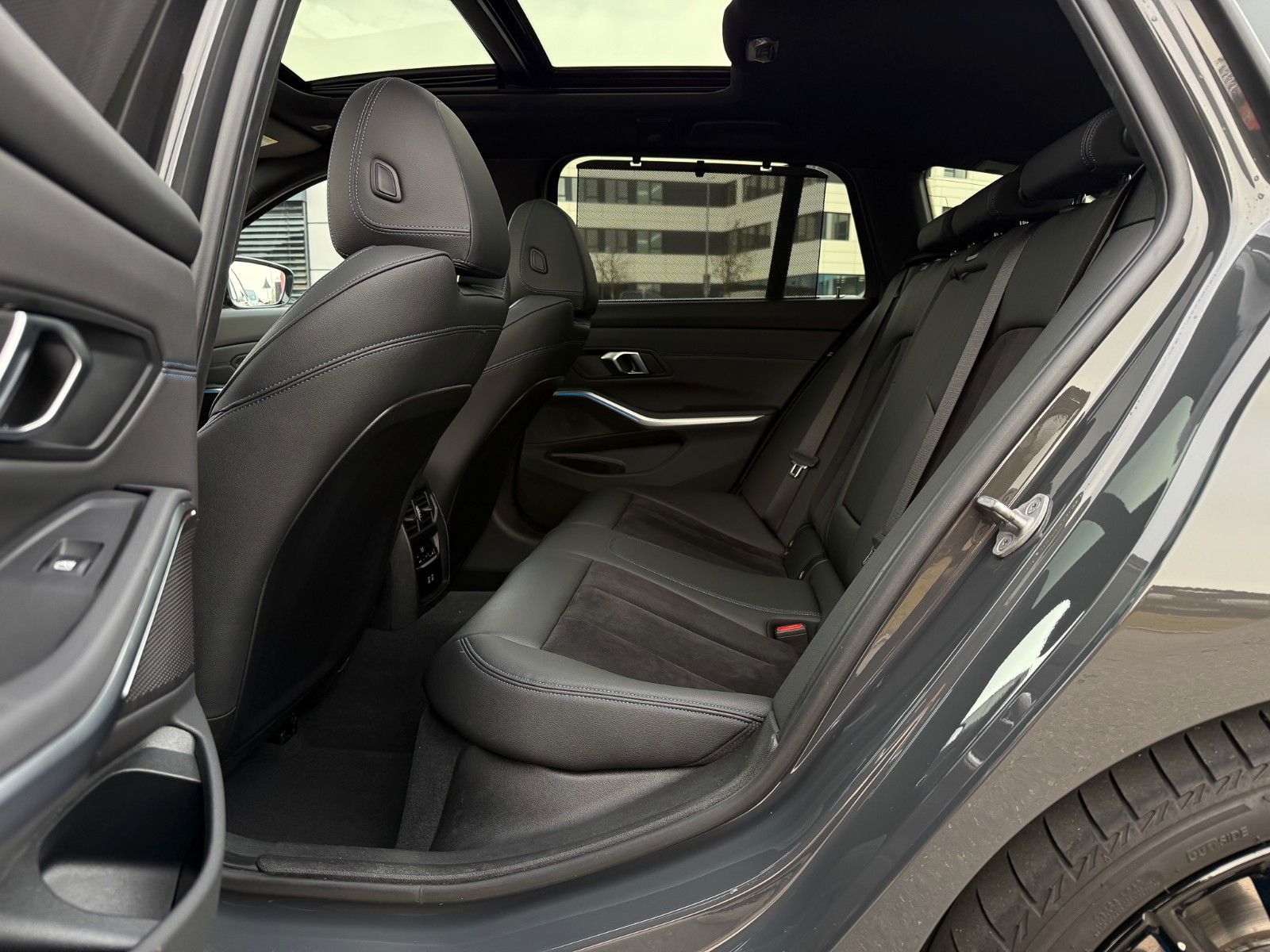 BMW 320d xD M Sport pro HuD AHK Pano hifi StHzg