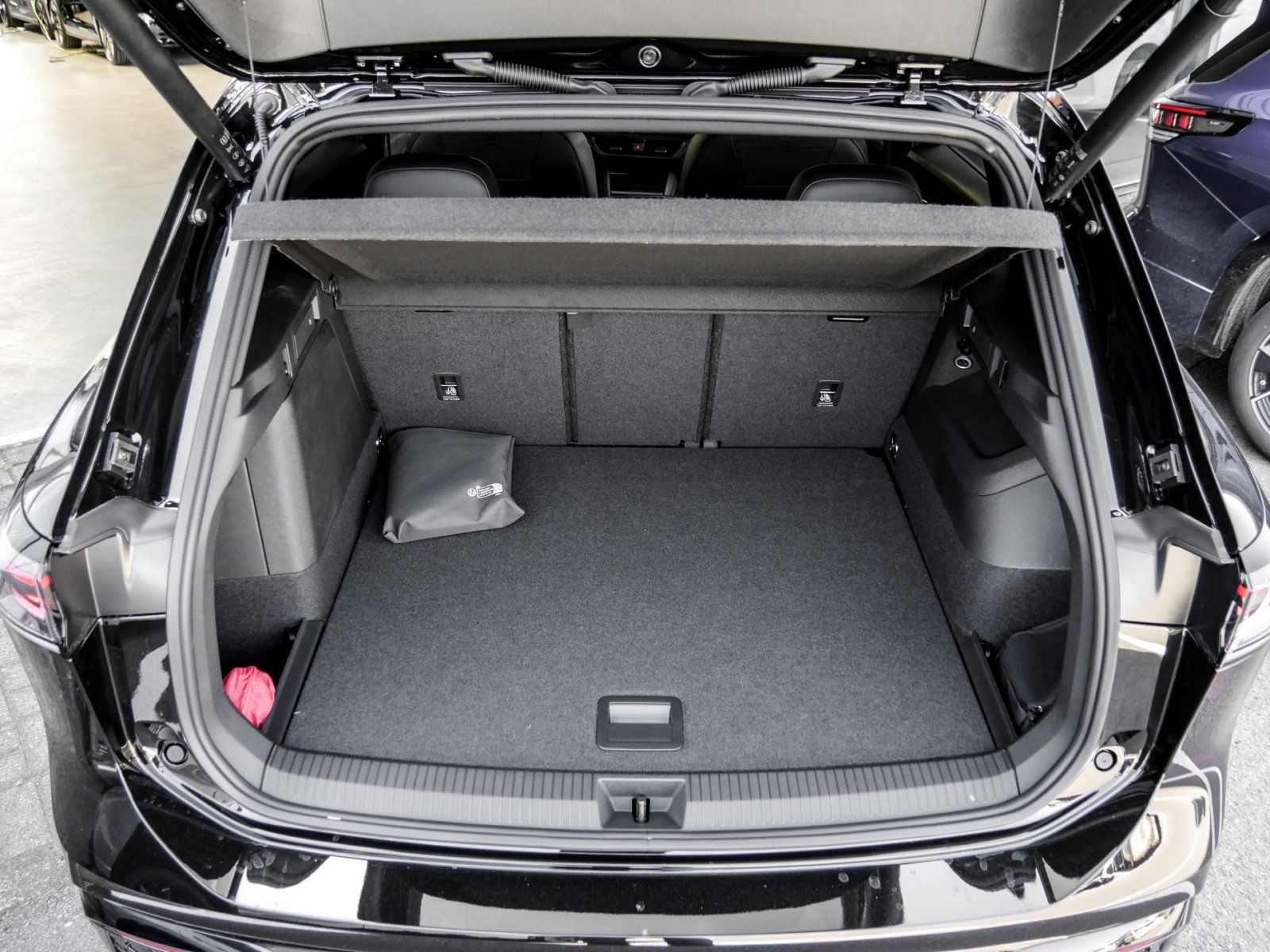 Volkswagen Tiguan R-Line eHybrid AHK 20" Harman Leder IQ.Li
