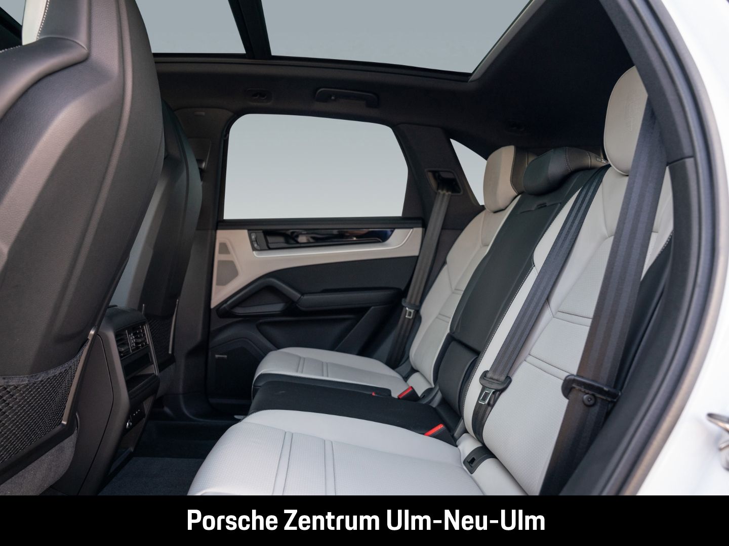 Porsche Cayenne E-Hybrid InnoDrive Head-Up Sitzbelüftung