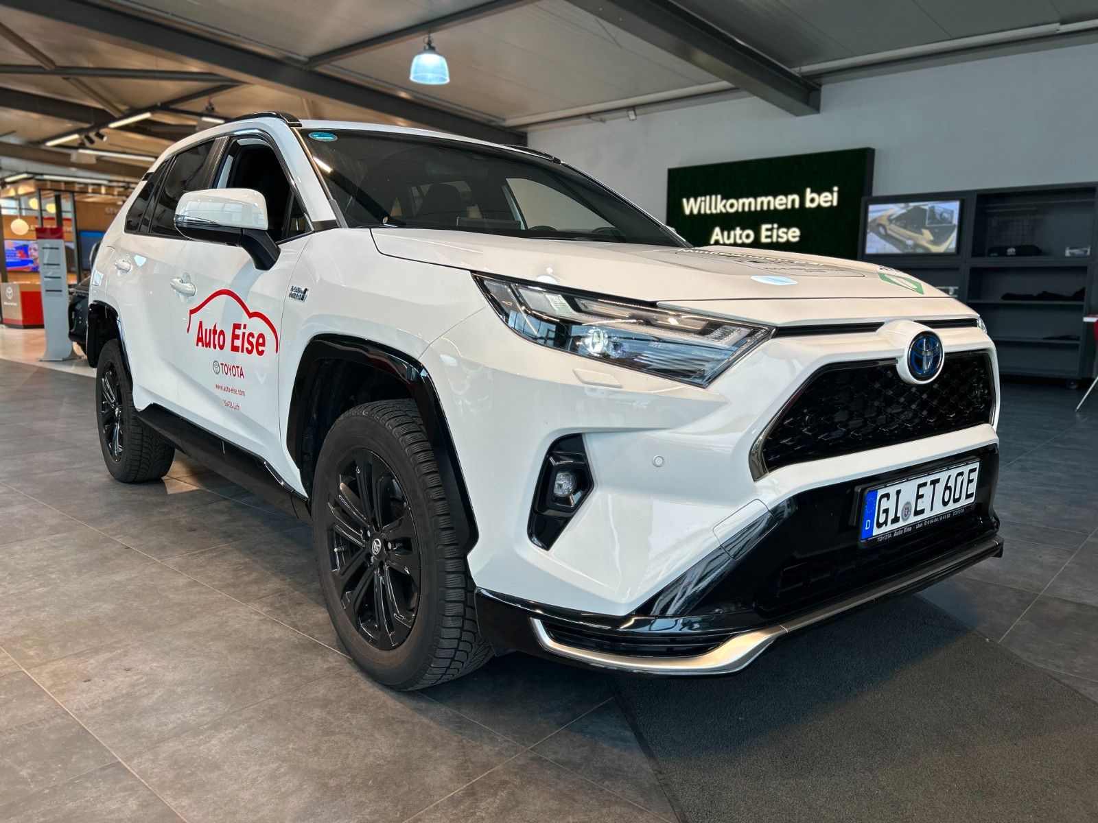 Toyota RAV 4 RAV4 Plug-in Hybrid 4x4 - Samsaru's Car Outlet