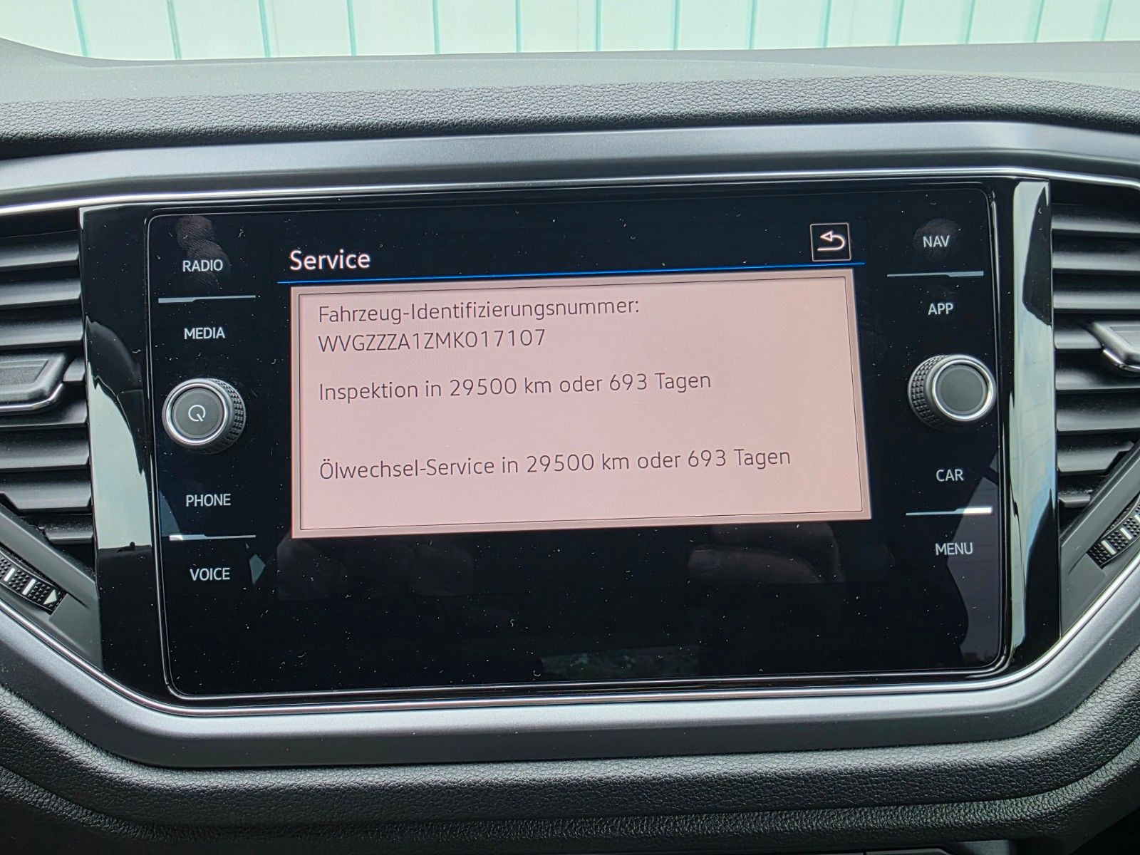 Volkswagen T-Roc R-Line Black - Samsaru's Car Outlet