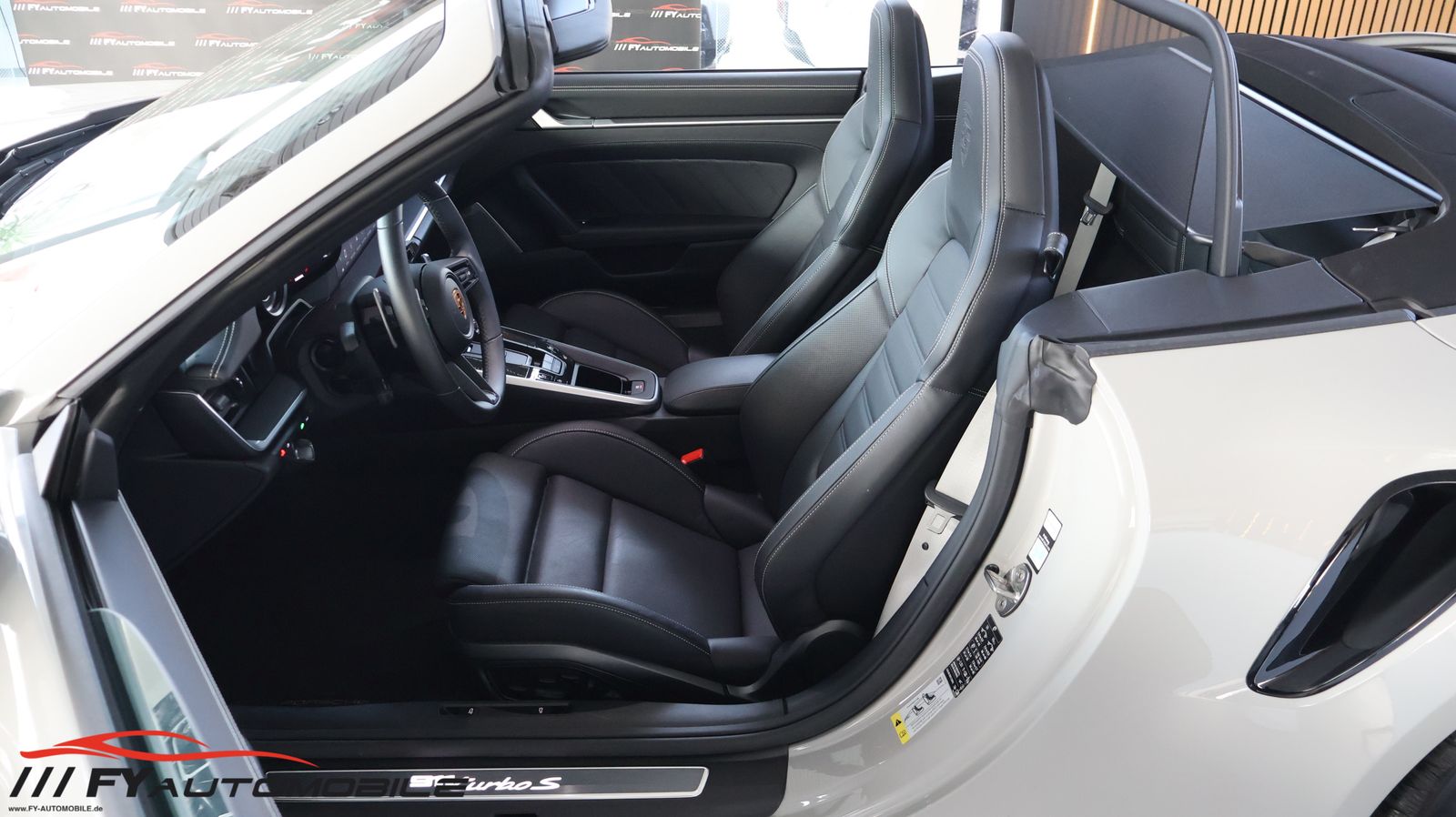 Porsche 992 Turbo S Cabriolet Lift* Keramik* Garantie*
