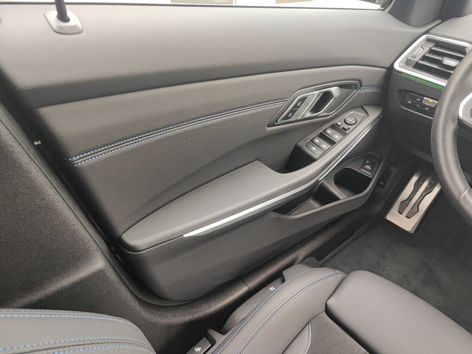 BMW 320d xDrive M Sport - Samsaru's Car Outlet