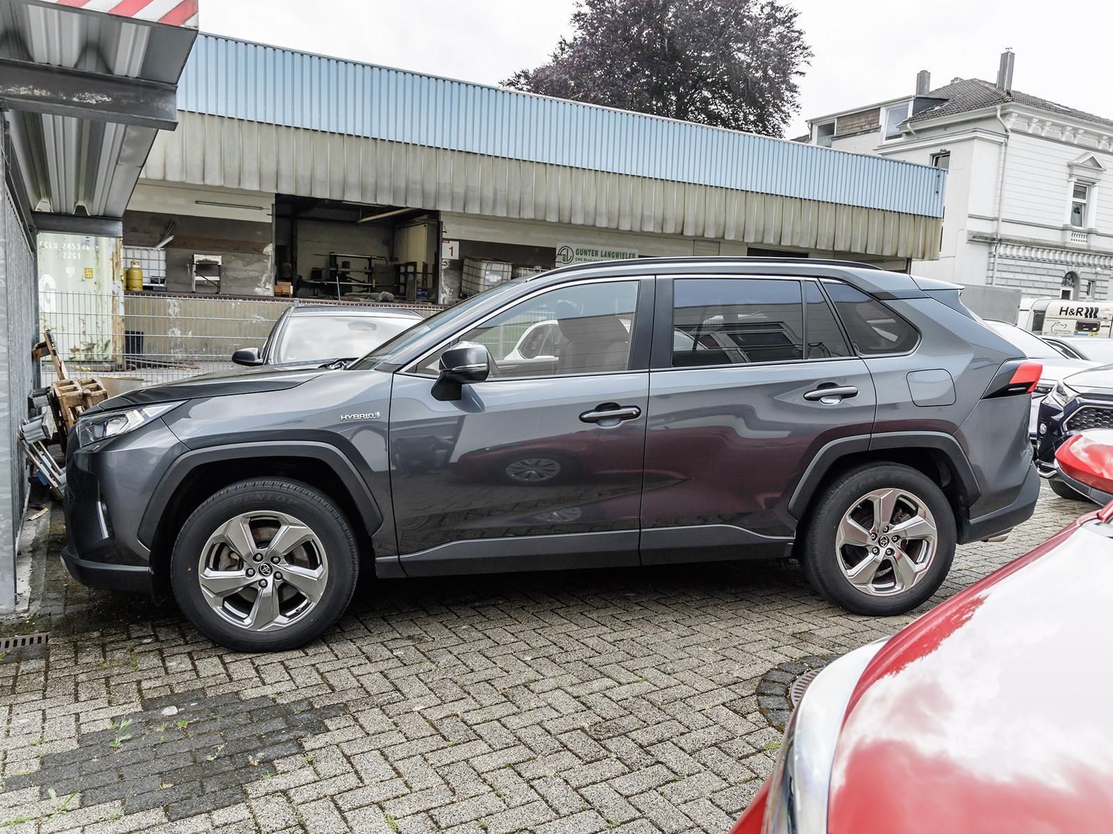Toyota RAV 4 2.5 Hybrid Club - Samsaru's Car Outlet