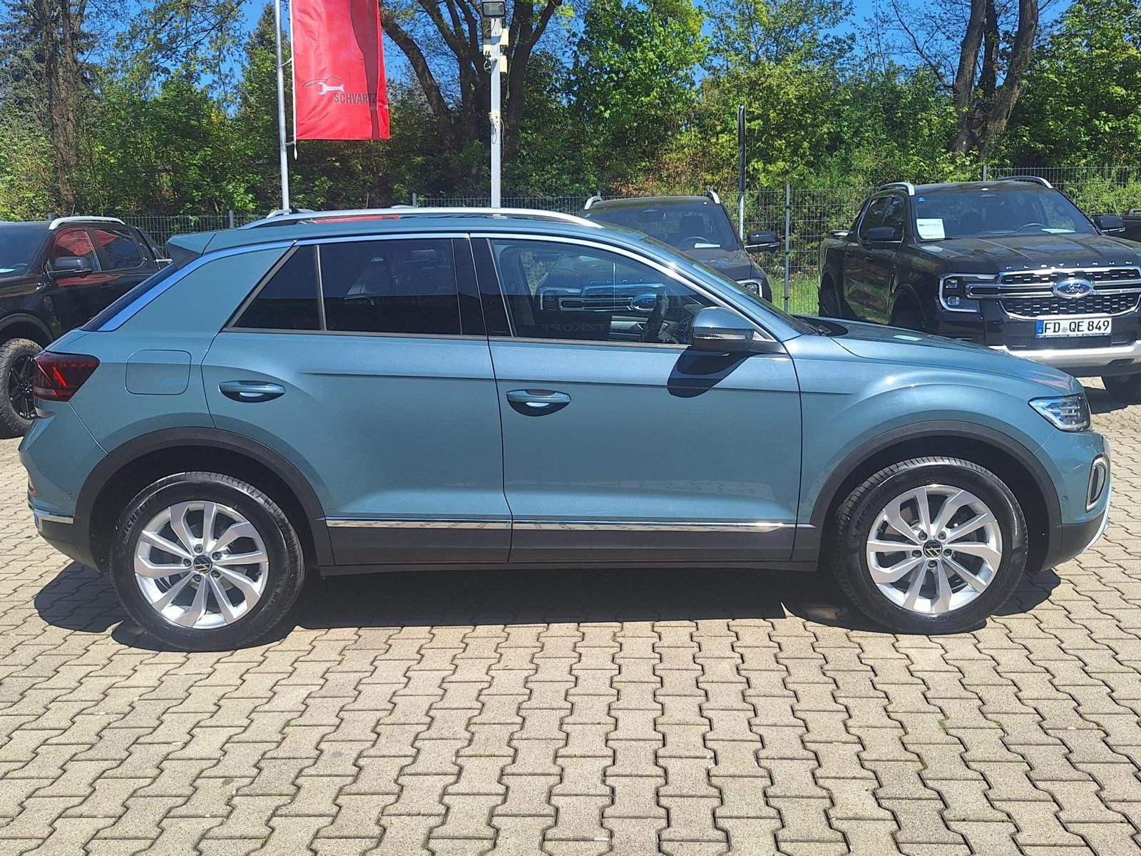 Volkswagen T-Roc Style 2.0 TDI DSG - Samsaru's Car Outlet