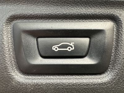 BMW 330e Touring M-Sport - Samsaru's Car Outlet
