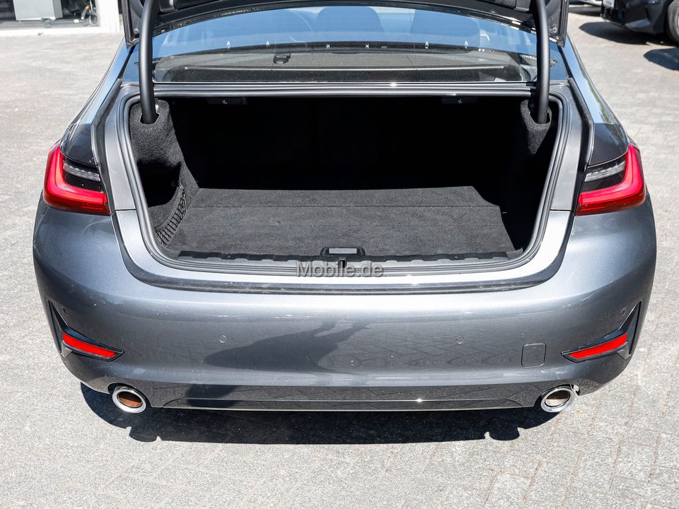 BMW 320e Sport Line Automatik - Samsaru's Car Outlet
