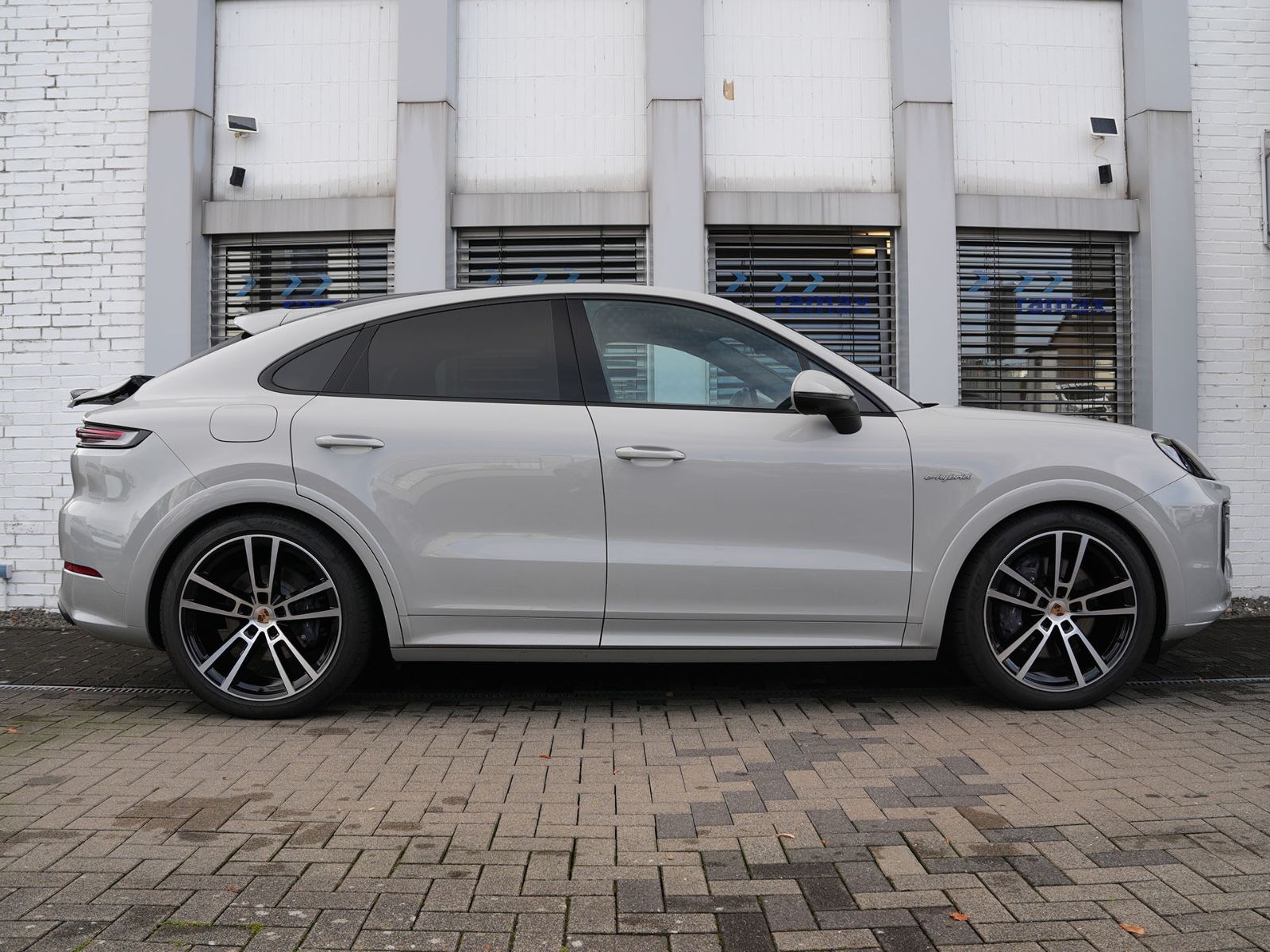 Porsche E-Hybrid Coupé SPORTDESIGNPAKET-ACC-MASSAGE-VOLL
