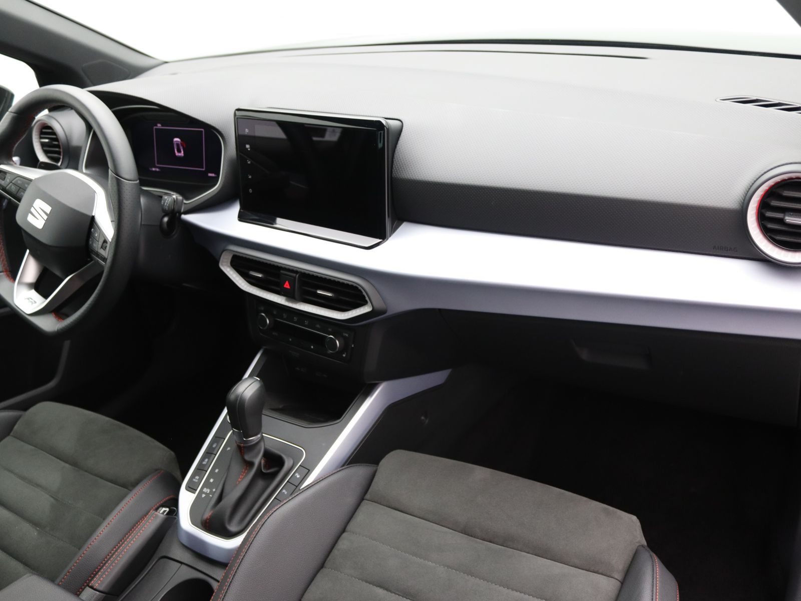 Seat Arona FR 1.5 TSI DSG / Navi, FullLink, AHK, LED