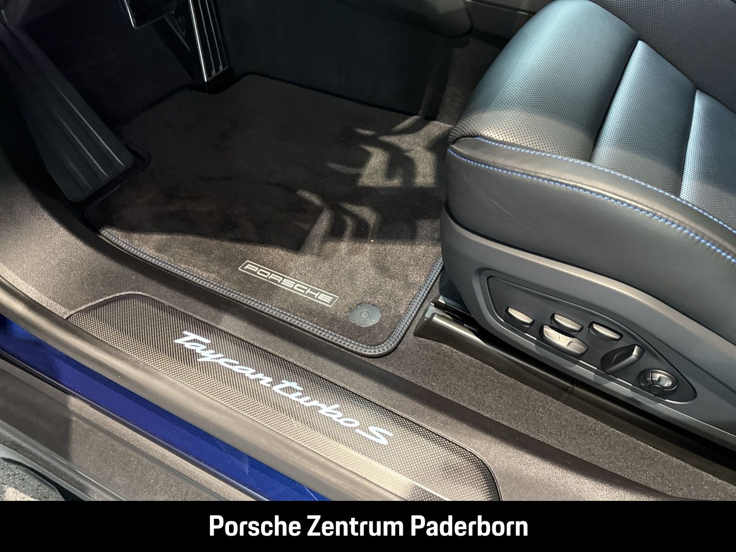 Porsche Taycan Turbo S Cross Turismo Burmester Panorama