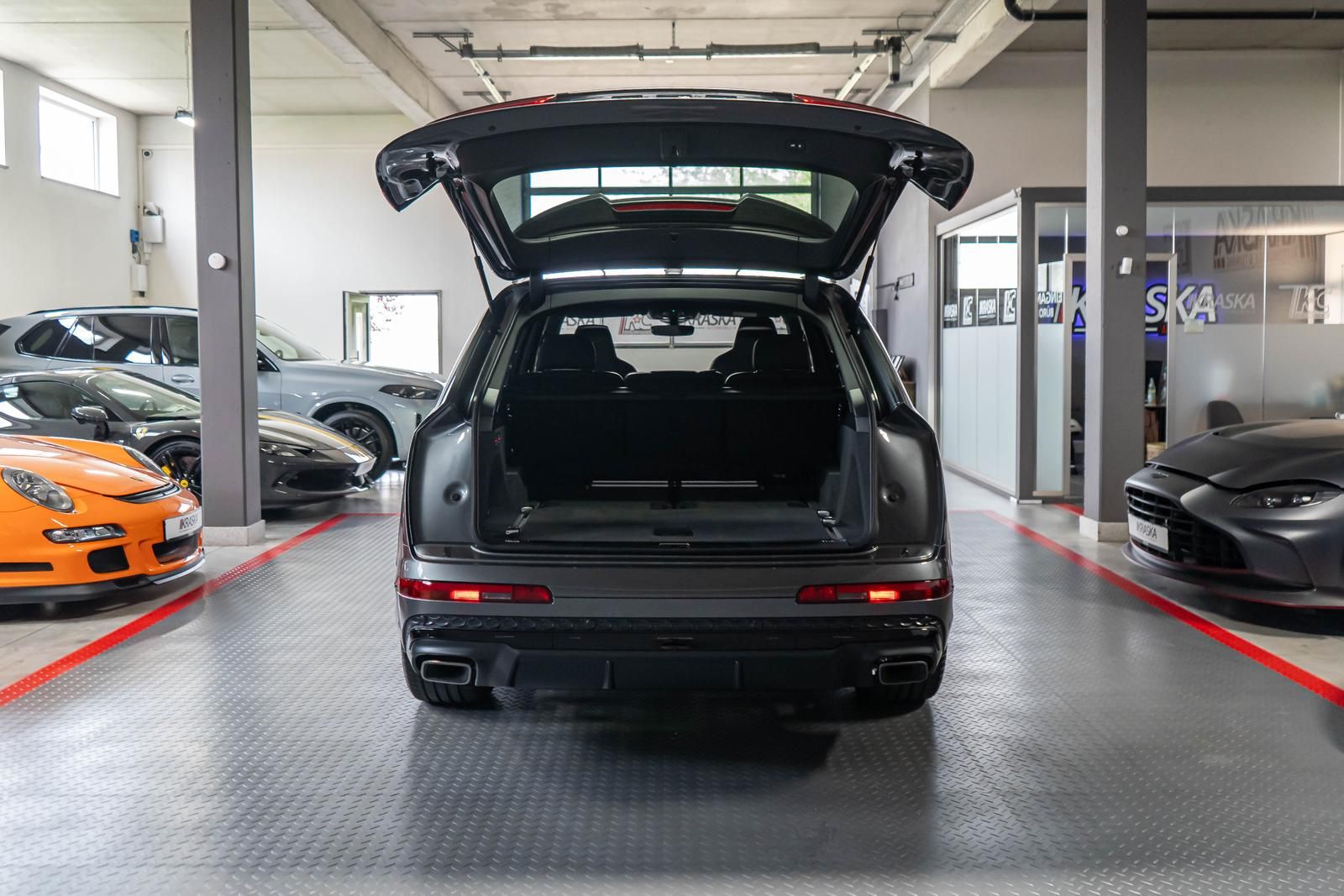 Audi Q7 50 TDI quattro S-line AHK PANO STHZ 7-SITZER