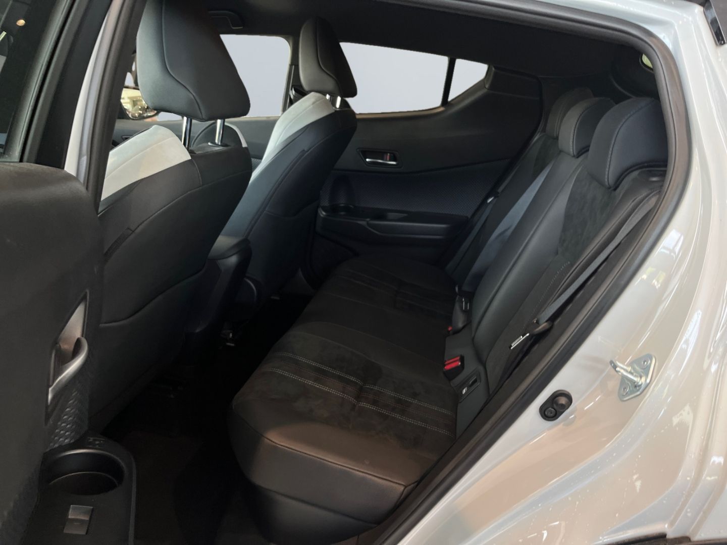 Toyota C-HR 2.0 Hybrid GR Sport - Samsaru's Car Outlet