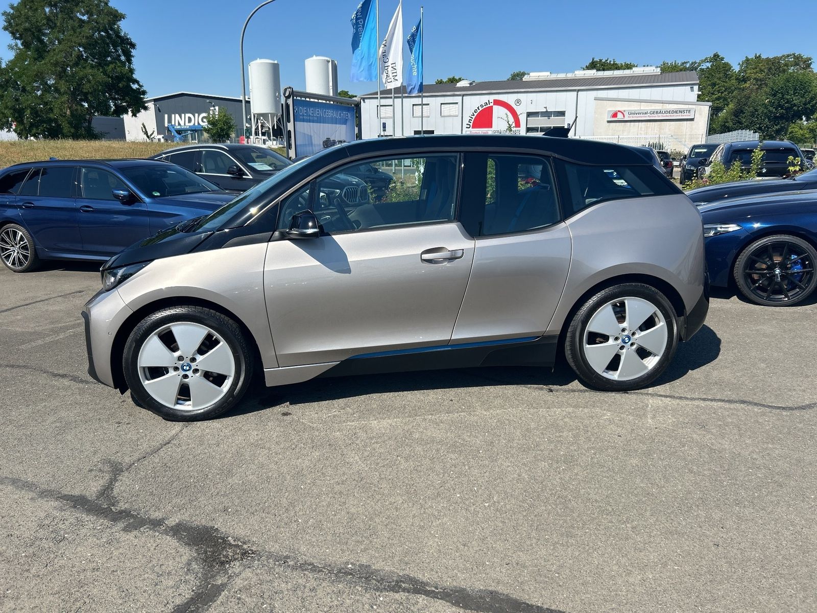 BMW i3 120Ah - Samsaru's Car Outlet