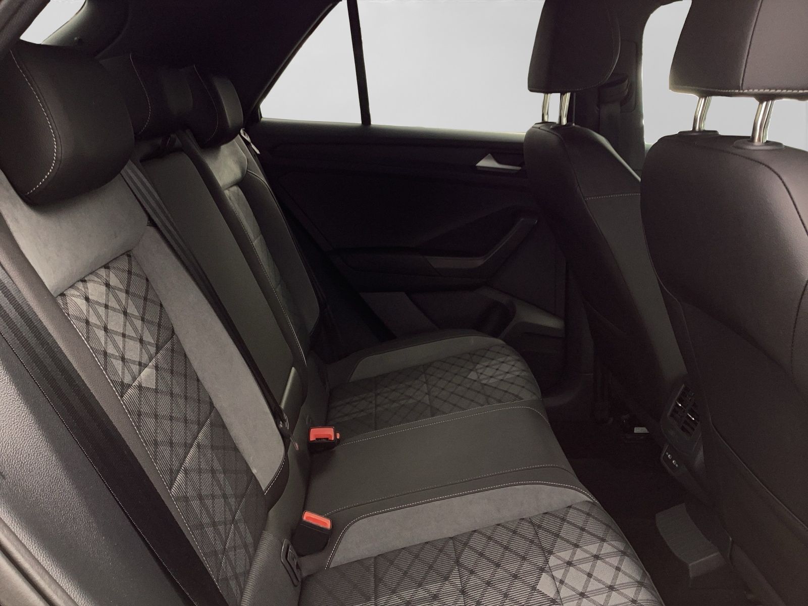 Volkswagen T-Roc 1.5 TSI DSG R-LINE - Samsaru's Car Outlet