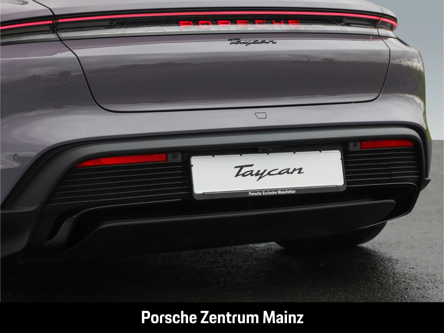 Porsche Taycan Sport Turismo UPE:154.000€,Beifahrerdispl