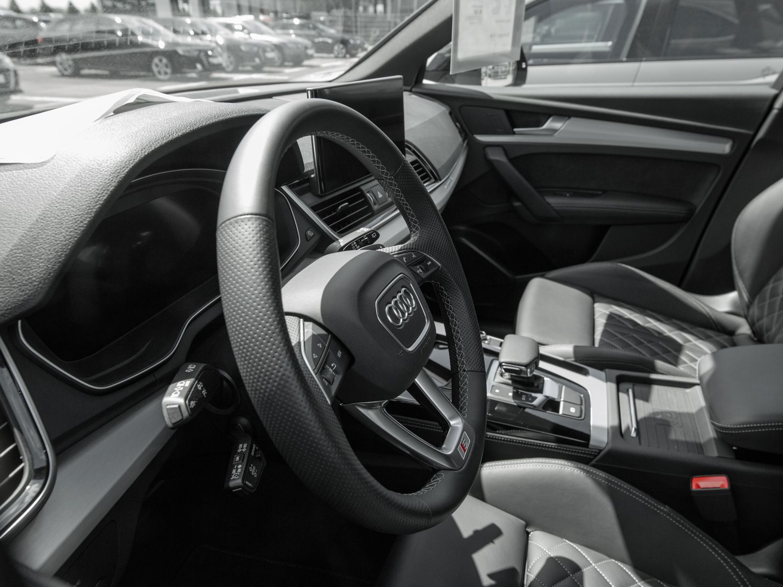 Audi Q5 45 TFSI qu.S-line - Samsaru's Car Outlet