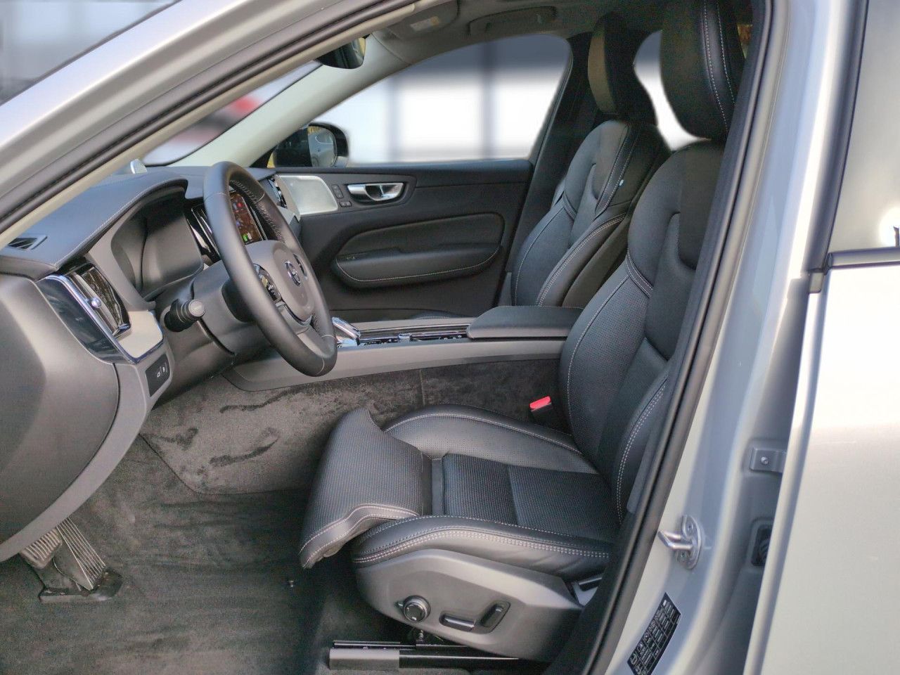 Volvo XC60 T8 Recharge Ultra Dark Plug-In Hybrid AWD