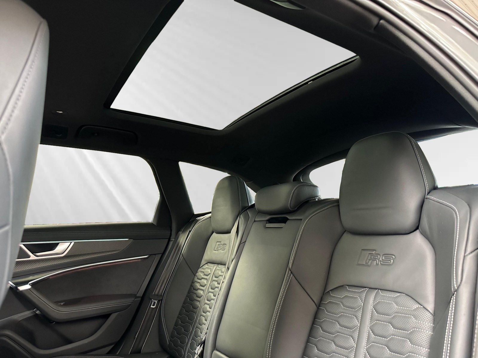 Audi RS6 Avant Pano|AHK|Standhzg.|B&O|8-Fach|LED