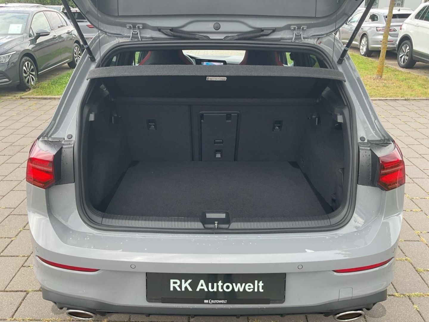 Volkswagen Golf 8 VIII Clubsport 2.0 TSI - Samsaru's Car Outlet