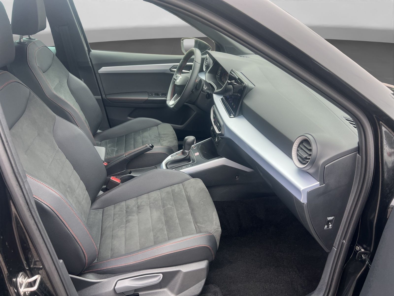 Seat Arona 1.5 TSI DSG FR NAVI AHK GJR ACC SITZH