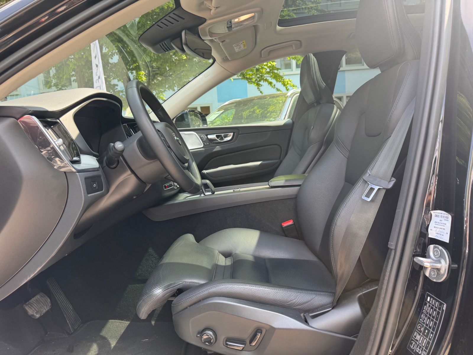 Volvo XC60 Ultimate AWD - Samsaru's Car Outlet