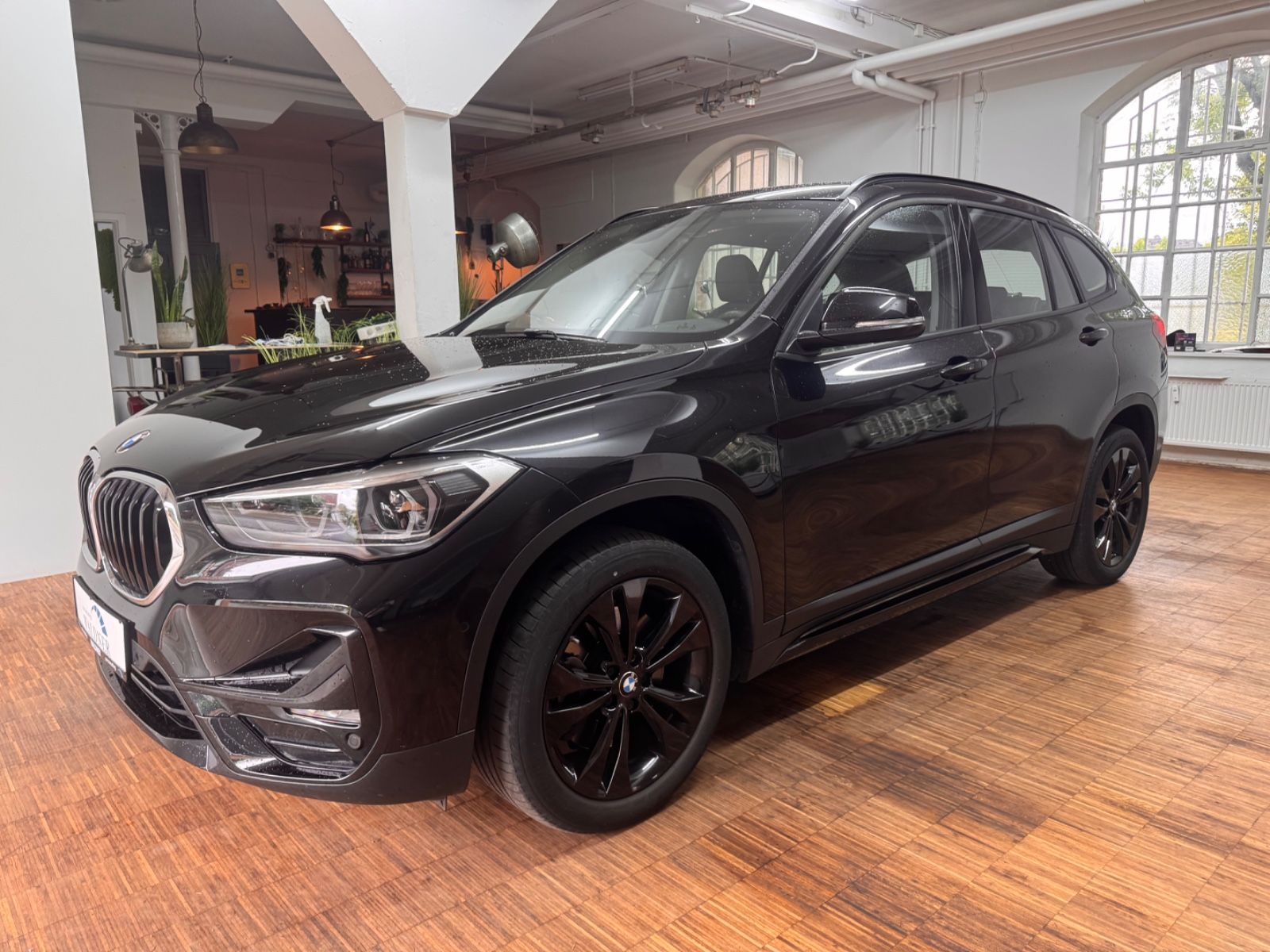 BMW X1 xDrive20d Sport Line - Samsaru's Car Outlet