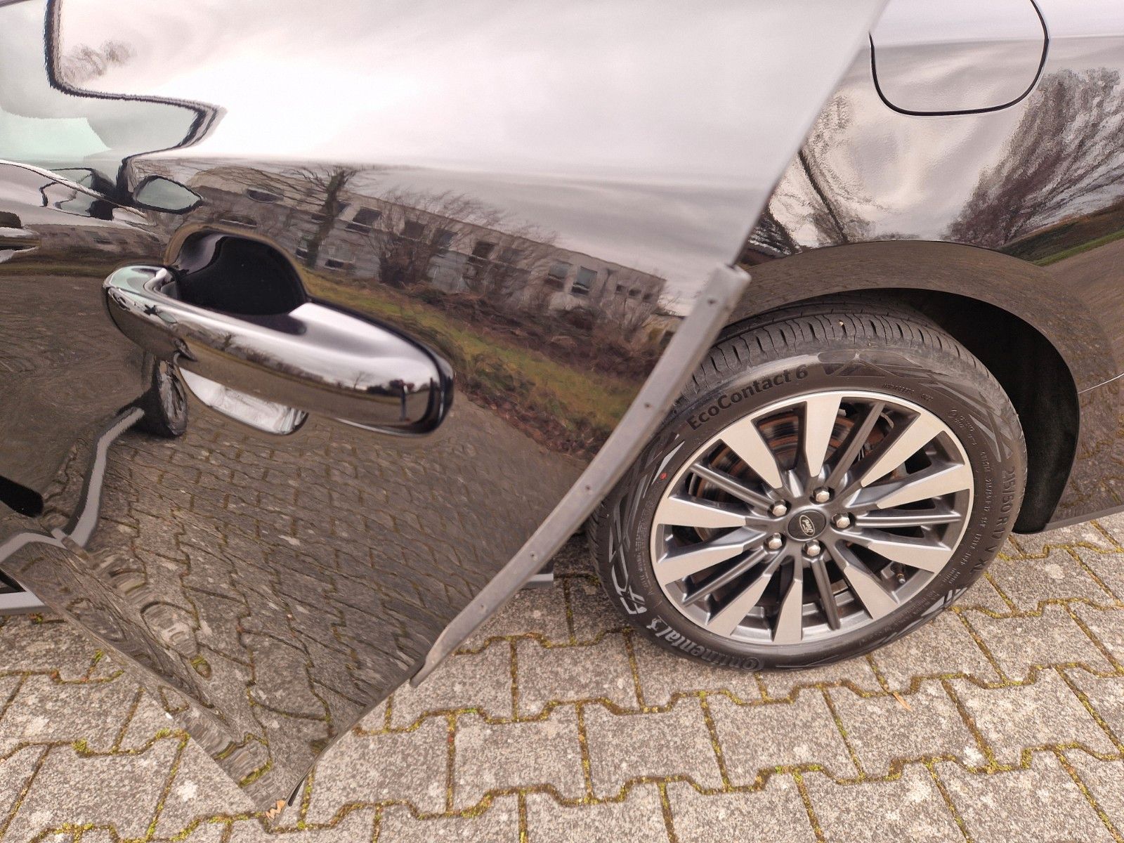 Ford Focus Tun.Titanium 1.Hd Aut. LED AHK NAVI Rf ACC
