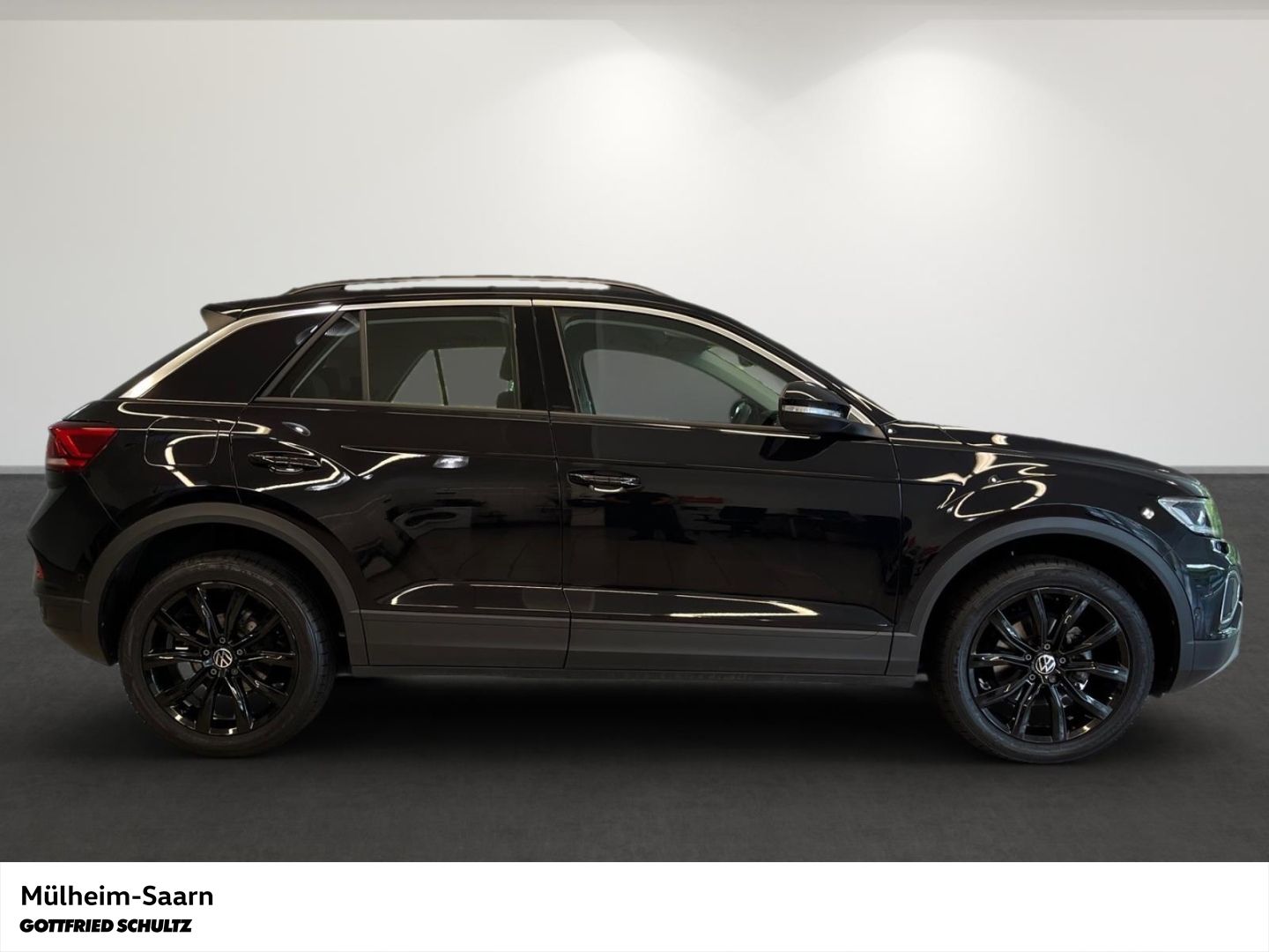 Volkswagen T-Roc 1.5 TSI DSG - Samsaru's Car Outlet