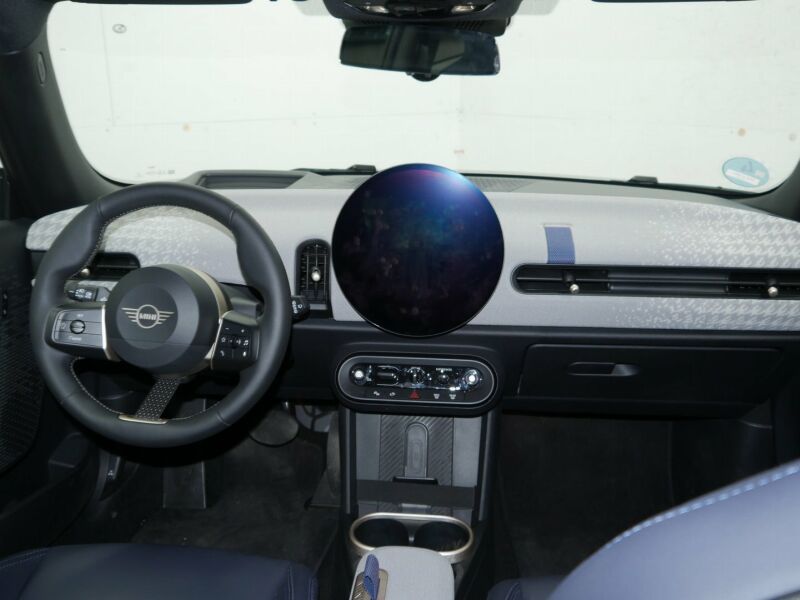 MINI Cooper S - Samsaru's Car Outlet