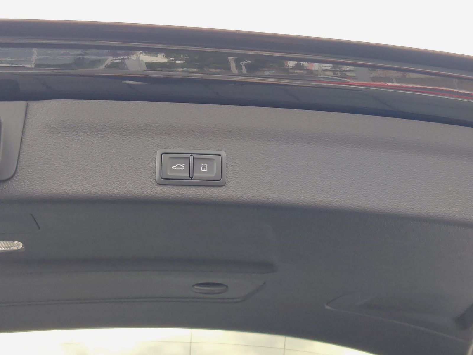 Audi A6 Avant 55 TFSIe qu. S line - Samsaru's Car Outlet