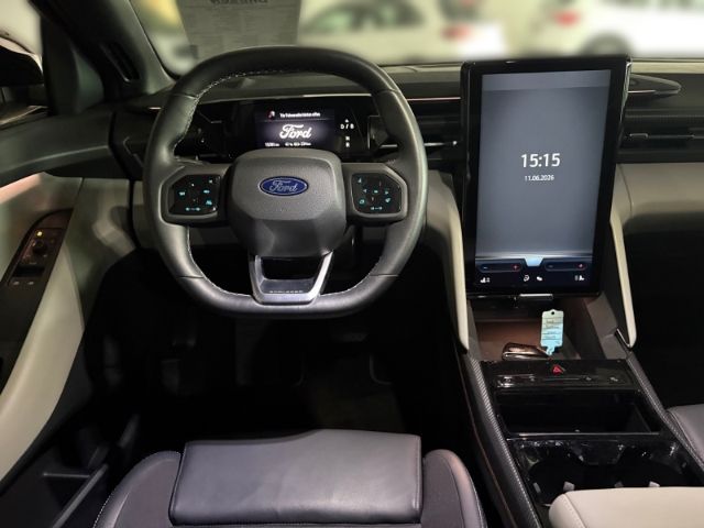 Ford Explorer RWD Premium + el. AHK + Panoramadach +